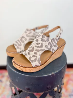 [Corky's] Carley Wedge - Tan Sparkle Leopard