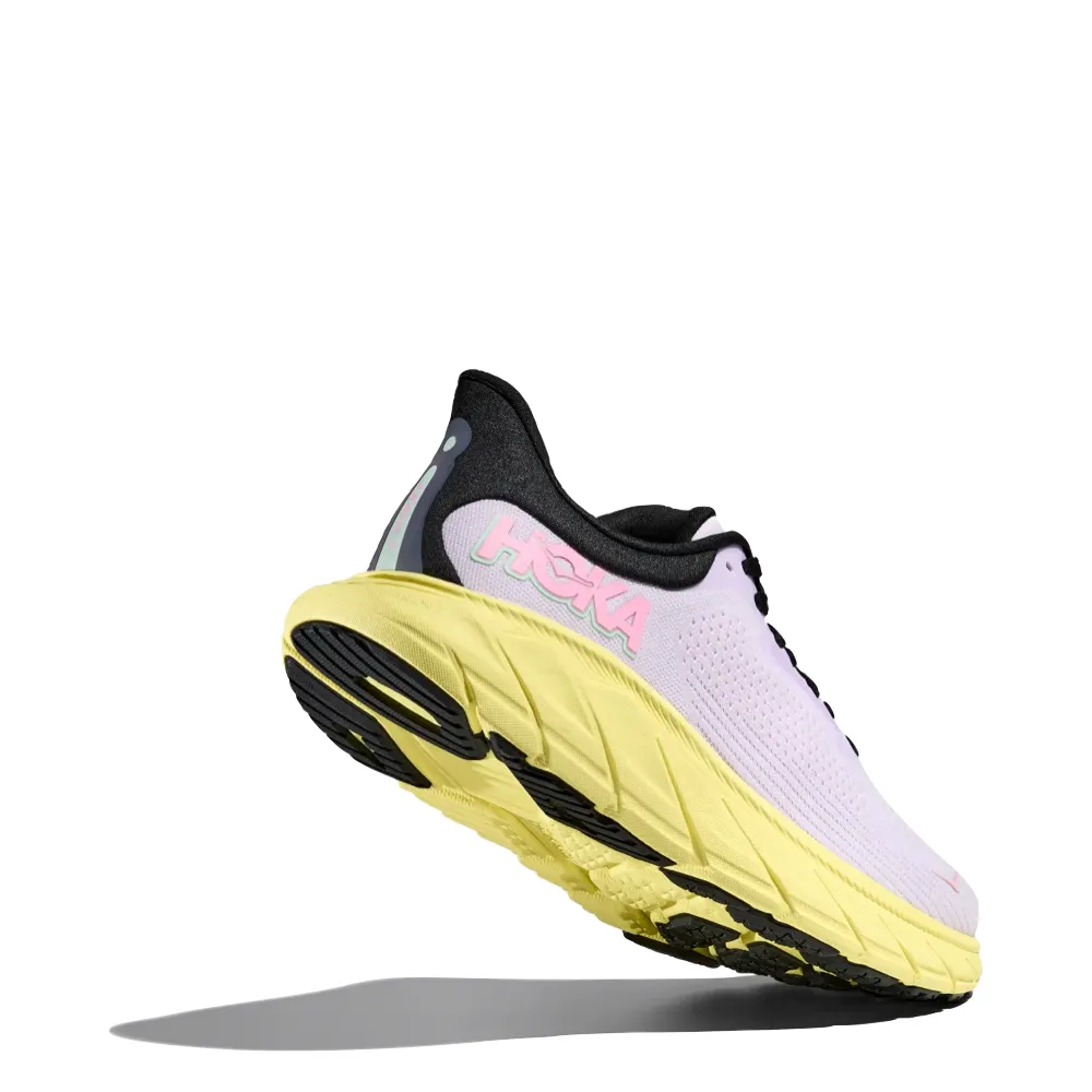 Hoka Women's Arahi 7 Sneaker in Starlight Glow/Yuzu