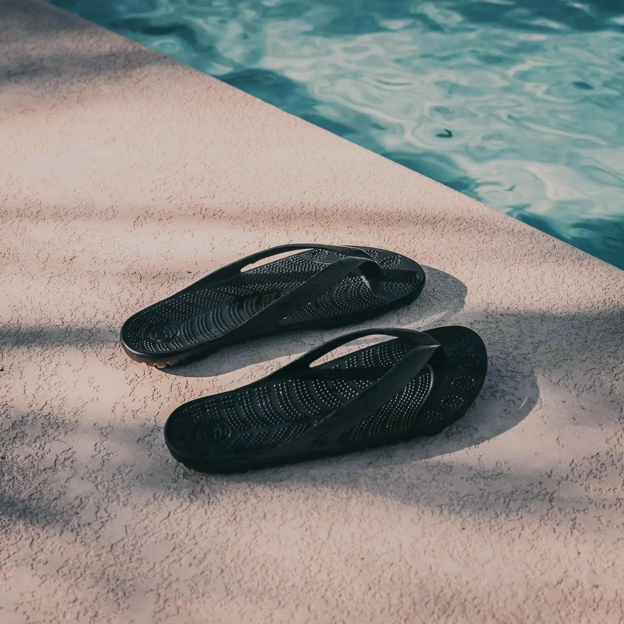 PIRATE BLACK FLIP FLOPS BY GUDO