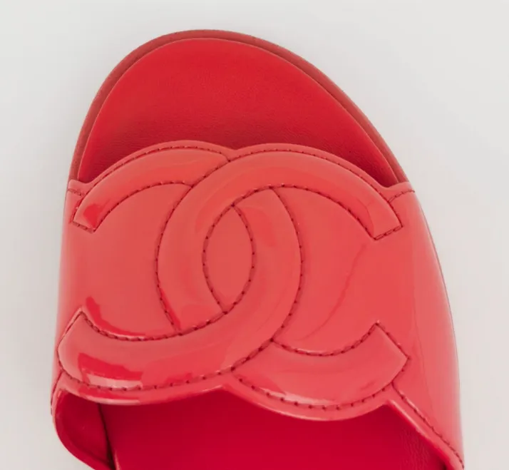 Preloved Chanel flat sandals 37½ SIZE 240530154729052