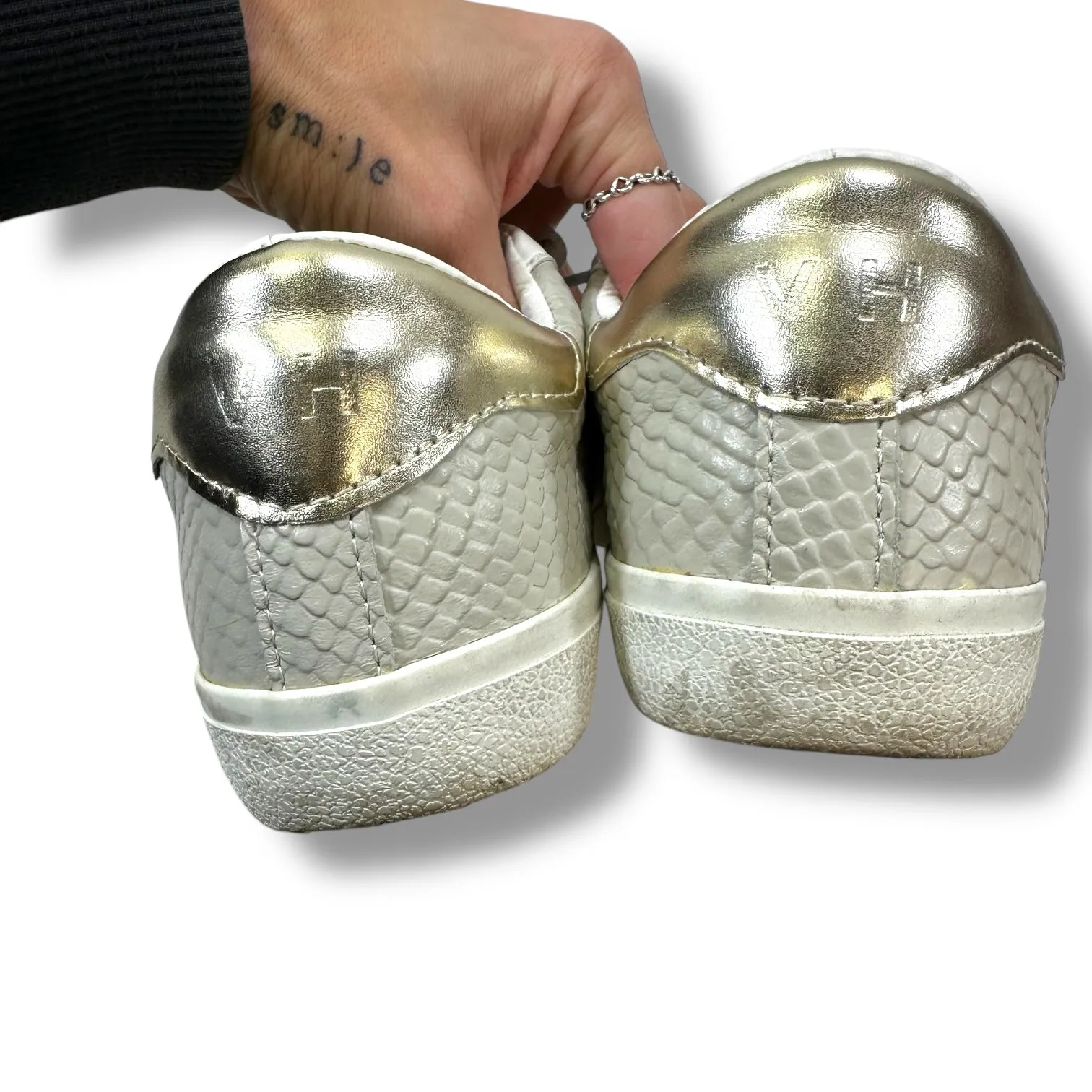 Shoes Sneakers By Vintage Havana In White, Size: 7