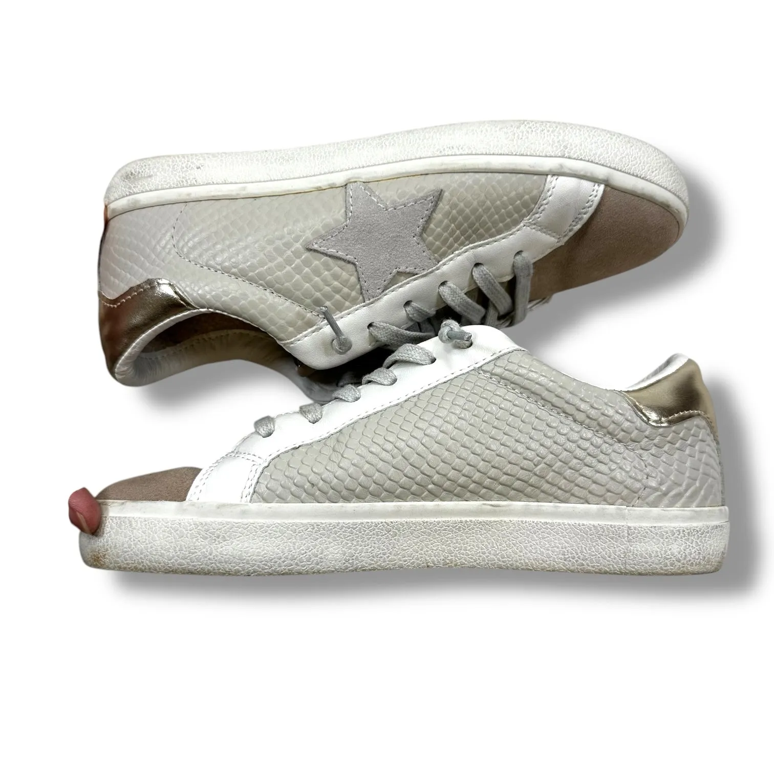 Shoes Sneakers By Vintage Havana In White, Size: 7